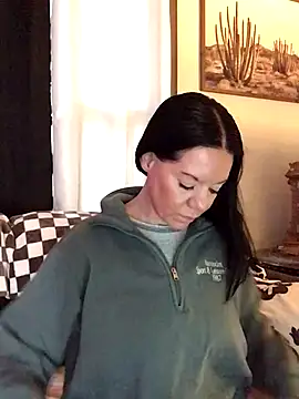 SidneyRaee online show from 12/18/25, 06:03