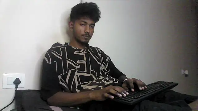 Snapshot of just_fucks chatting on 10/13/25, 09:04 just fucks online show from 10/13/25, 09:04