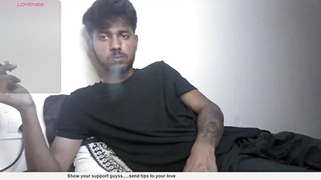 Snapshot of just_fucks chatting on 10/25/25, 08:14 just fucks online show from 10/25/25, 08:14