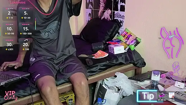 Snapshot of just_fucks chatting on 02/27/26, 06:52 just fucks online show from 02/27/26, 06:52