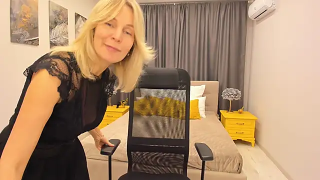 Sinty Devis online show from 02/11/25, 02:35