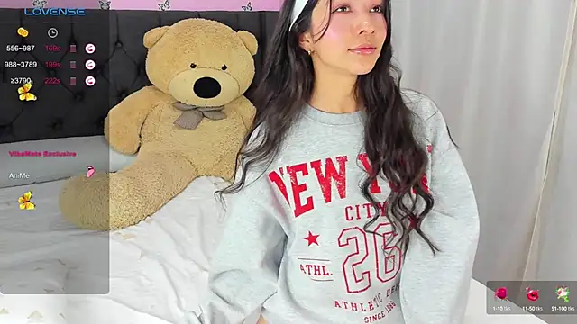 Snapshot of SophiaLiu chatting on 01/30/25, 04:27 SophiaLiu online show from 01/30/25, 04:27