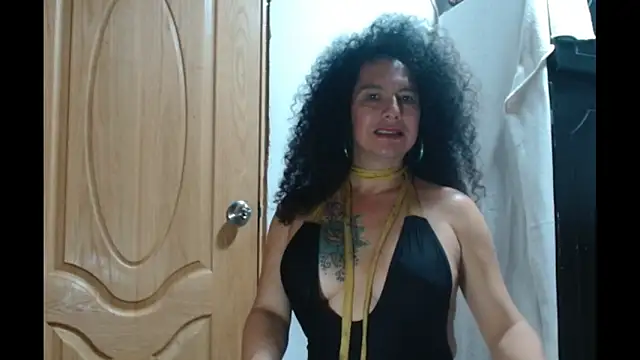 Snapshot of abbycrespa chatting on 02/17/25, 08:04 abbycrespa online show from 02/17/25, 08:04