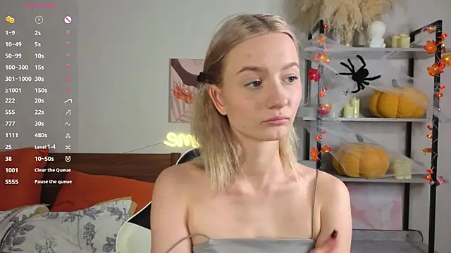 IdaValenti online show from 11/08/25, 11:14