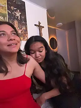 Snapshot of Nina-Eros1 chatting on 12/21/25, 01:35 Nina-Eros1 online show from 12/21/25, 01:35