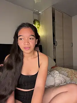 Snapshot of Nina-Eros1 chatting on 02/21/26, 11:39 Nina-Eros1 online show from 02/21/26, 11:39