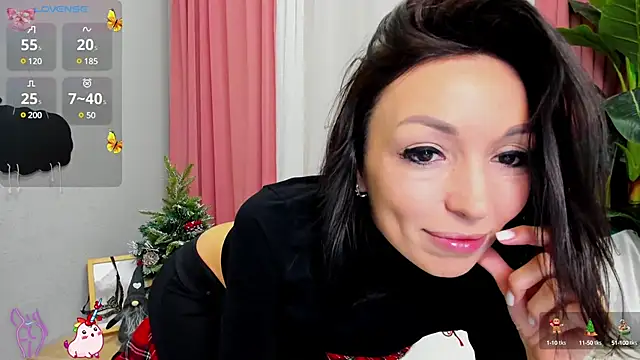 Snapshot of jessica_tiny chatting on 12/19/24, 02:23 jessica tiny online show from 12/19/24, 02:23