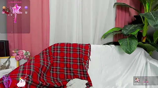 Snapshot of jessica_tiny chatting on 03/04/25, 01:01 jessica tiny online show from 03/04/25, 01:01