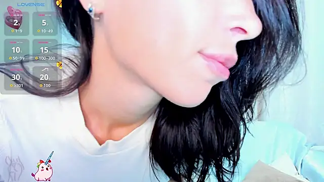 Snapshot of jessica_tiny chatting on 09/22/25, 01:18 jessica tiny online show from 09/22/25, 01:18