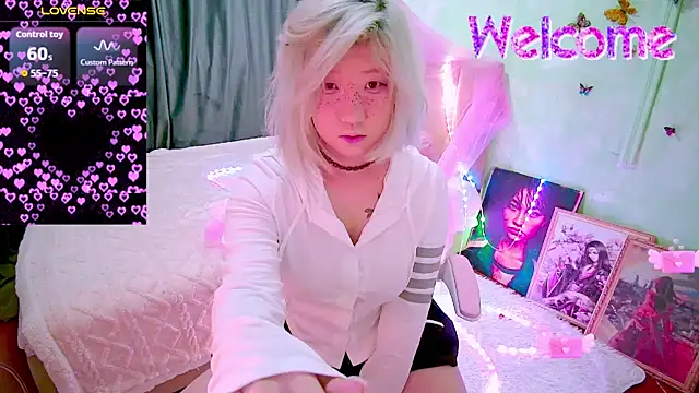 Snapshot of Akemilun chatting on 03/20/26, 04:56 Akemilun online show from 03/20/26, 04:56