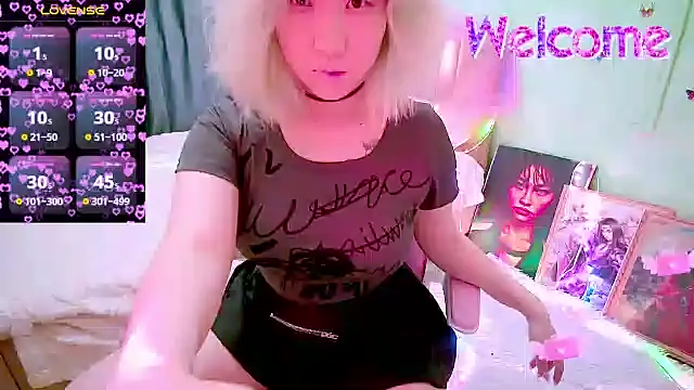 Snapshot of Akemilun chatting on 04/02/26, 05:32 Akemilun online show from 04/02/26, 05:32