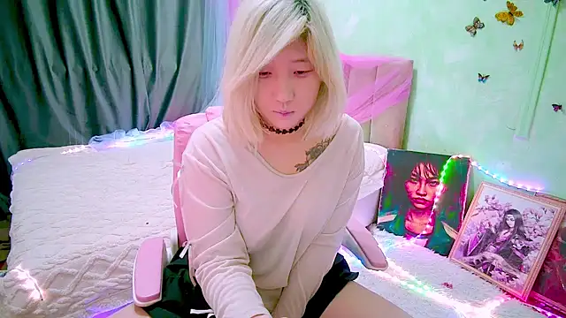 Snapshot of Akemilun chatting on 04/12/26, 06:02 Akemilun online show from 04/12/26, 06:02