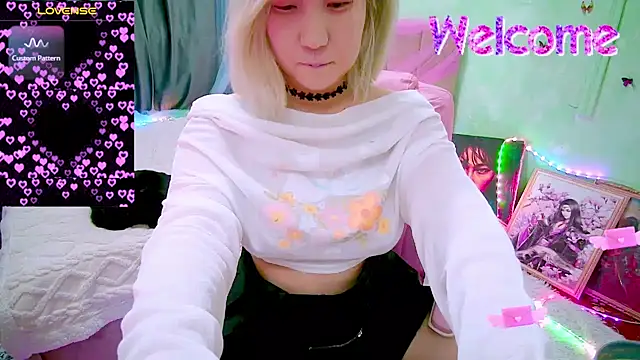 Snapshot of Akemilun chatting on 04/13/26, 03:50 Akemilun online show from 04/13/26, 03:50