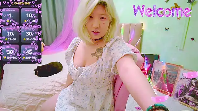 Snapshot of Akemilun chatting on 04/24/26, 07:16 Akemilun online show from 04/24/26, 07:16