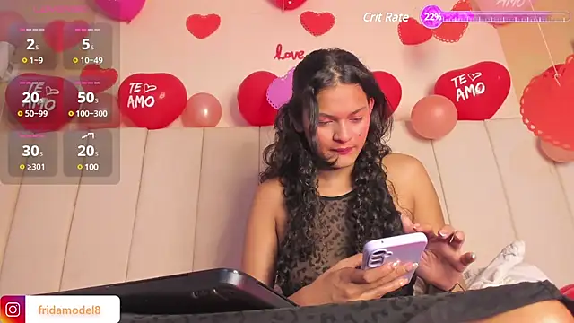 Snapshot of _frida1 chatting on 02/14/25, 02:02 frida1 online show from 02/14/25, 02:02