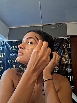 Snapshot of _frida1 chatting on 03/03/25, 12:16 frida1 online show from 03/03/25, 12:16