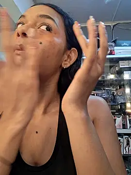 Snapshot of _frida1 chatting on 03/15/25, 12:34 frida1 online show from 03/15/25, 12:34