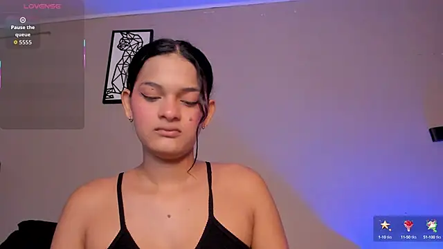 Snapshot of _frida1 chatting on 09/17/25, 01:02 frida1 online show from 09/17/25, 01:02