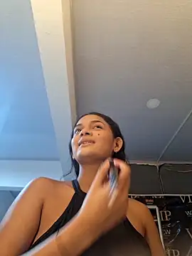 Snapshot of _frida1 chatting on 09/25/25, 12:42 frida1 online show from 09/25/25, 12:42