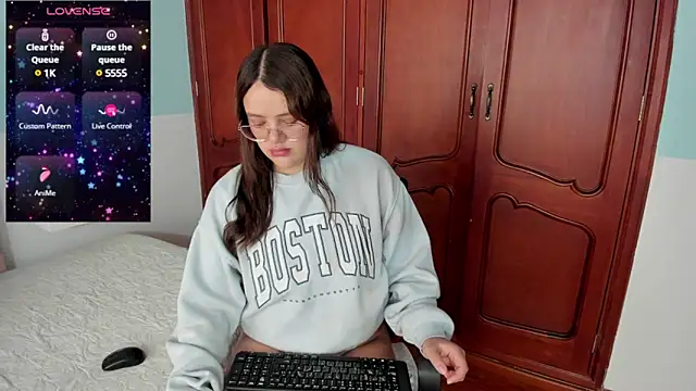  Sarahh 0 online show from 12/12/24, 01:39