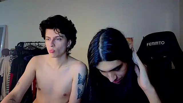 Snapshot of angelitofemboy chatting on 10/25/25, 10:26 angelitofemboy online show from 10/25/25, 10:26