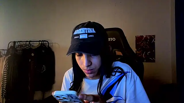 Snapshot of angelitofemboy chatting on 11/23/25, 02:44 angelitofemboy online show from 11/23/25, 02:44