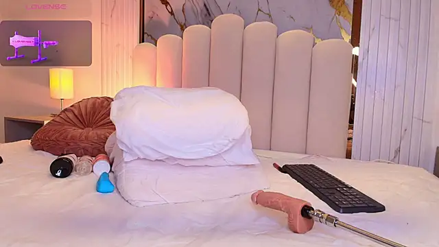 carolriveraa  online show from 01/07/25, 11:03