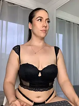 Snapshot of ImAlicee chatting on 01/02/25, 10:33 ImAlicee online show from 01/02/25, 10:33