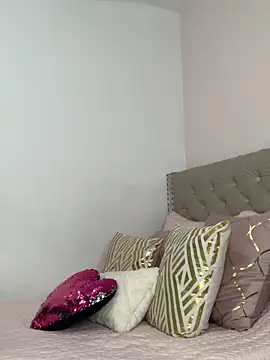 Snapshot of ImAlicee chatting on 10/10/25, 10:09 ImAlicee online show from 10/10/25, 10:09