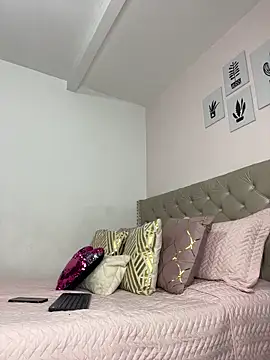 Snapshot of ImAlicee chatting on 11/25/25, 11:05 ImAlicee online show from 11/25/25, 11:05