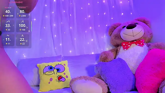 moll1e  online show from 11/08/25, 12:55