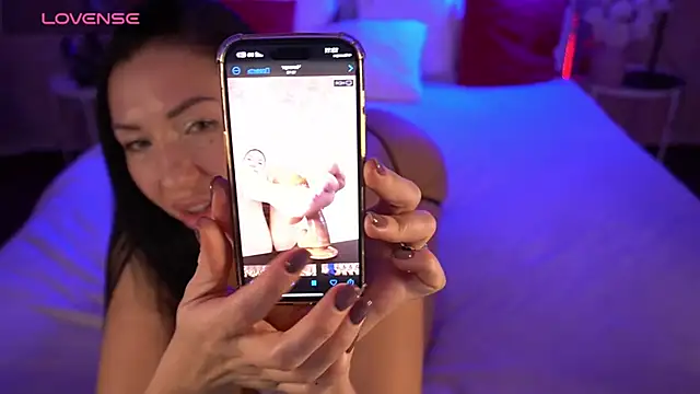 AishaLeee online show from 12/18/24, 11:13