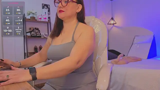 lady nylon  online show from 10/16/25, 11:33