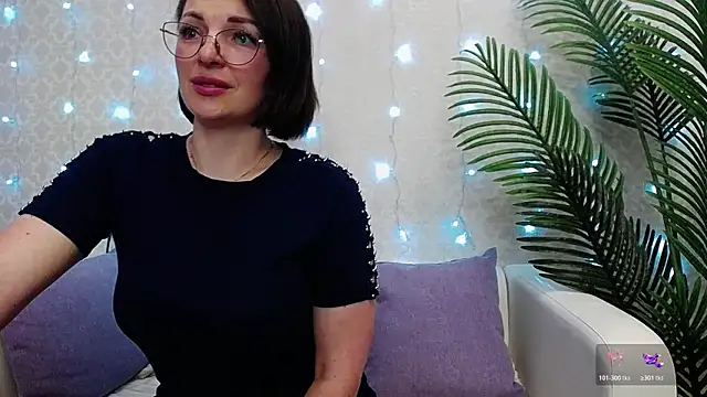 Camelia Lillie online show from 05/15/26, 11:45