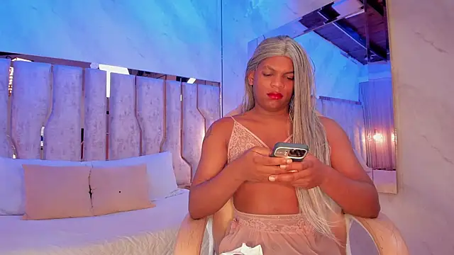 Snapshot of ari_monet chatting on 04/26/26, 11:41 ari monet online show from 04/26/26, 11:41