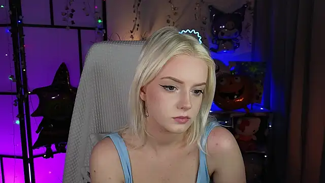 Snapshot of ImBonBon chatting on 11/04/25, 11:48 ImBonBon online show from 11/04/25, 11:48