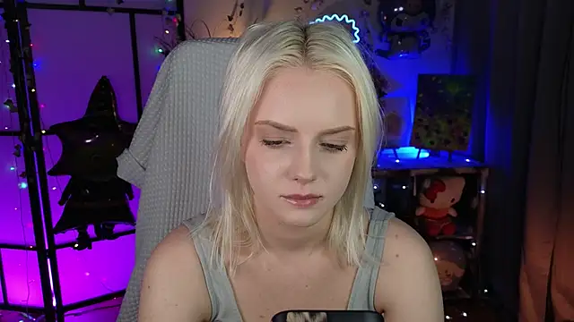 Snapshot of ImBonBon chatting on 11/09/25, 01:15 ImBonBon online show from 11/09/25, 01:15