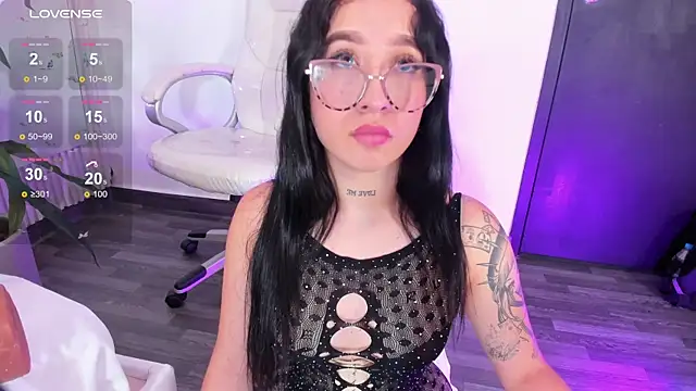 Snapshot of EriKlein chatting on 09/13/25, 10:42 EriKlein online show from 09/13/25, 10:42