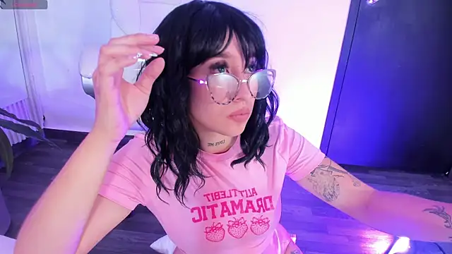 Snapshot of EriKlein chatting on 09/26/25, 10:47 EriKlein online show from 09/26/25, 10:47