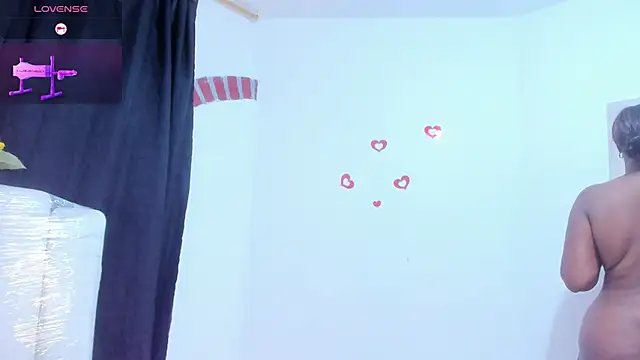 Snapshot of RoxannaBlanche chatting on 03/17/26, 01:03 RoxannaBlanche online show from 03/17/26, 01:03