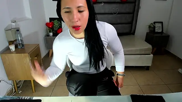 Snapshot of Nata_bernett chatting on 03/06/26, 09:11 Nata bernett online show from 03/06/26, 09:11