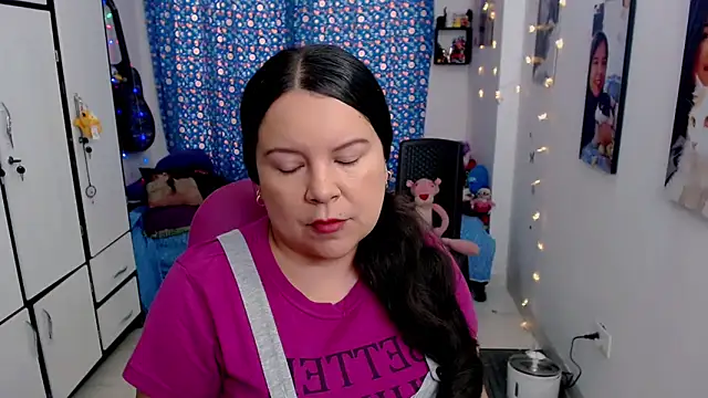 Snapshot of claryssa_ chatting on 09/24/25, 08:01 claryssa online show from 09/24/25, 08:01