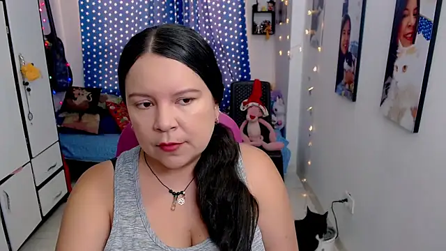 Snapshot of claryssa_ chatting on 12/02/25, 07:53 claryssa online show from 12/02/25, 07:53