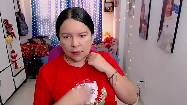 Snapshot of claryssa_ chatting on 12/19/25, 06:48 claryssa online show from 12/19/25, 06:48