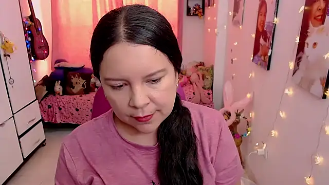 Snapshot of claryssa_ chatting on 04/24/26, 06:10 claryssa online show from 04/24/26, 06:10