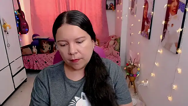 Snapshot of claryssa_ chatting on 05/02/26, 08:25 claryssa online show from 05/02/26, 08:25