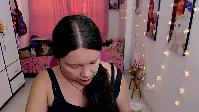 Snapshot of claryssa_ chatting on 05/04/26, 10:28 claryssa online show from 05/04/26, 10:28