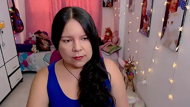 Snapshot of claryssa_ chatting on 05/21/26, 09:44 claryssa online show from 05/21/26, 09:44