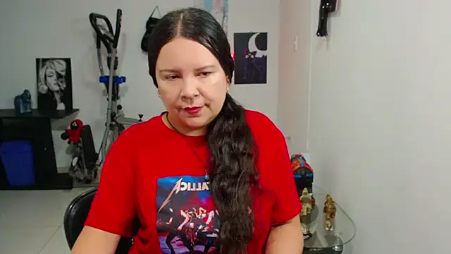 Snapshot of claryssa_ chatting on 05/30/26, 05:37 claryssa online show from 05/30/26, 05:37