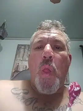 Snapshot of bigdoog8 chatting on 05/28/26, 03:04 bigdoog8 online show from 05/28/26, 03:04